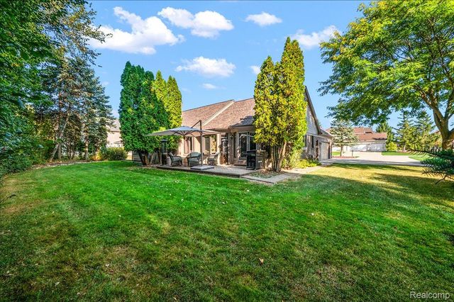 3084 Farmdale Drive, Sterling Heights, MI 48314