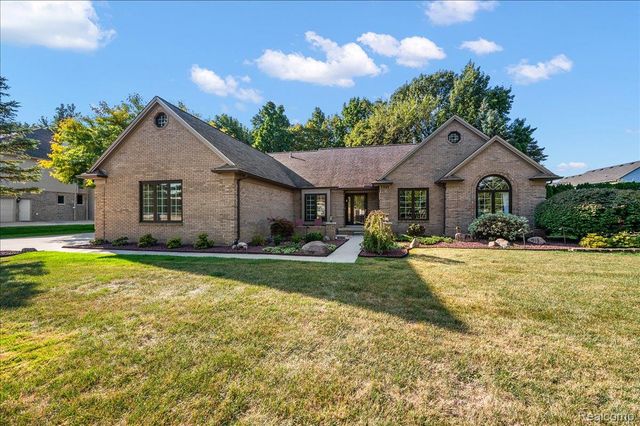 3084 Farmdale Drive, Sterling Heights, MI 48314