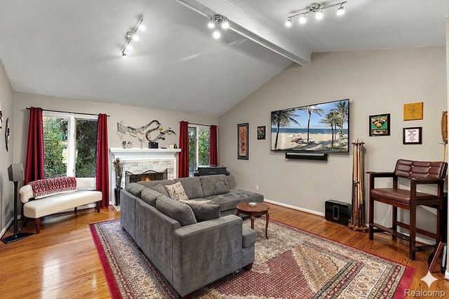 3084 Farmdale Drive, Sterling Heights, MI 48314