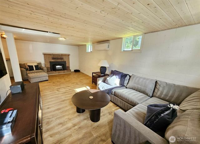 4123 NW Kennedy Drive, Bremerton, WA 98312