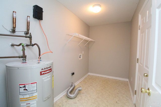 6517 Handy Dr, Milton, FL 32570