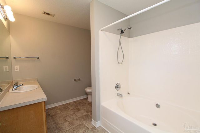 6517 Handy Dr, Milton, FL 32570