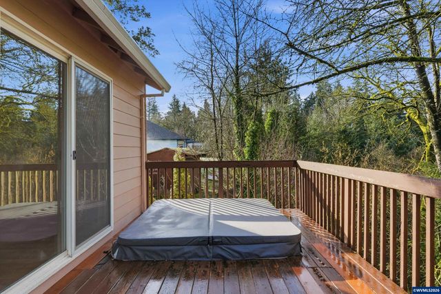 112 Mellinger Pl, Dayton, OR 97114