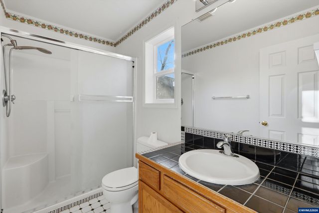 112 Mellinger Pl, Dayton, OR 97114