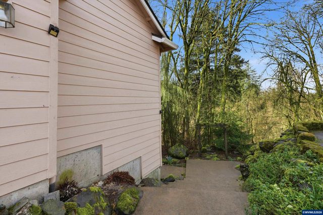 112 Mellinger Pl, Dayton, OR 97114