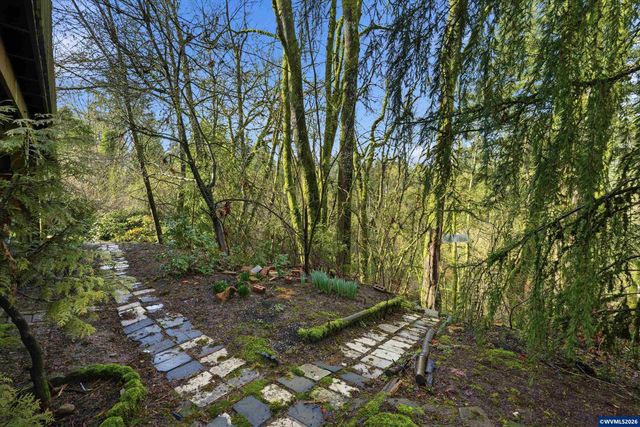 112 Mellinger Pl, Dayton, OR 97114