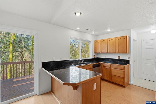 112 Mellinger Pl, Dayton, OR 97114
