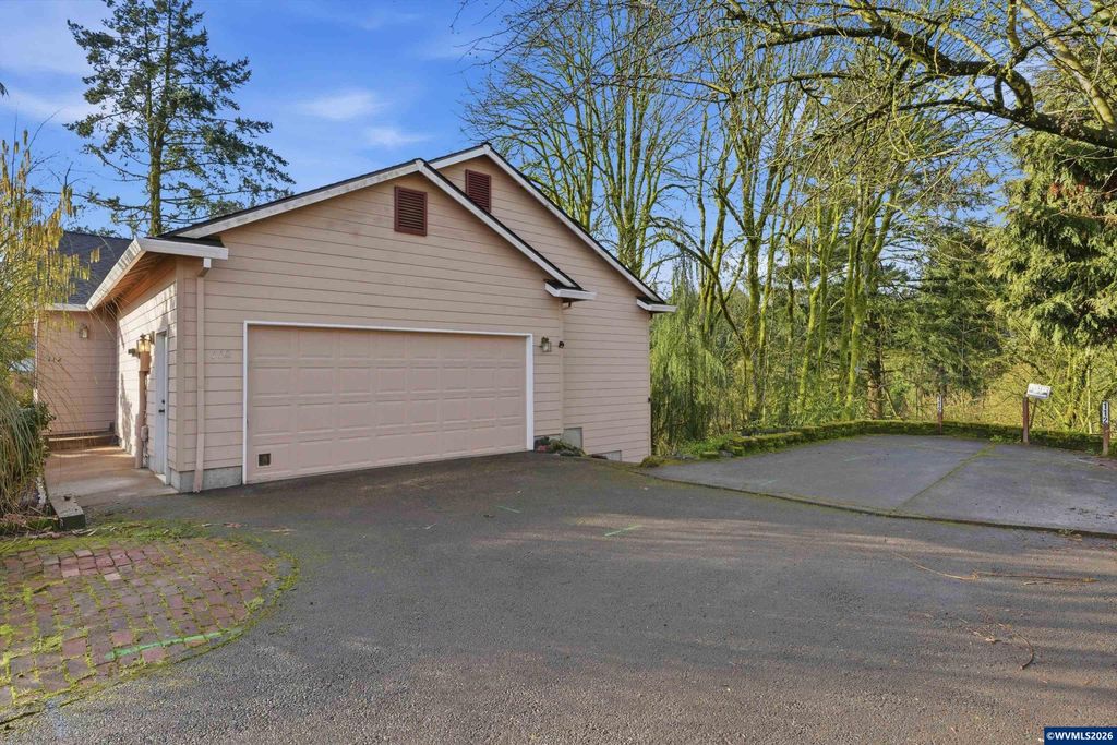 112 Mellinger Pl, Dayton, OR 97114