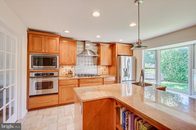 86 ALBEMARLE RD, Hamilton, NJ 08690