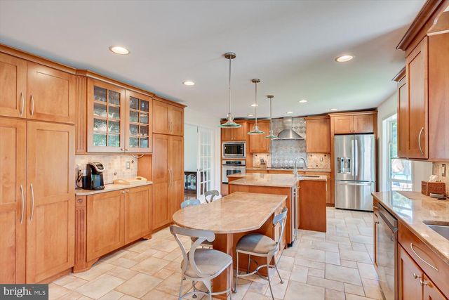 86 ALBEMARLE RD, Hamilton, NJ 08690