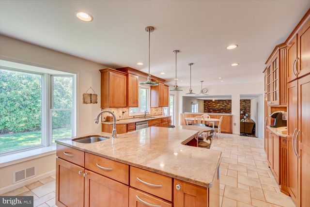 86 ALBEMARLE RD, Hamilton, NJ 08690