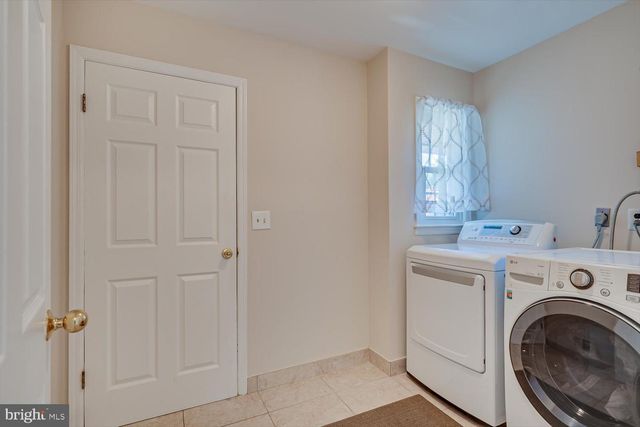 86 ALBEMARLE RD, Hamilton, NJ 08690