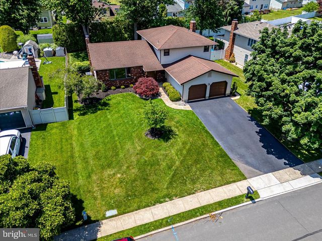 86 ALBEMARLE RD, Hamilton, NJ 08690