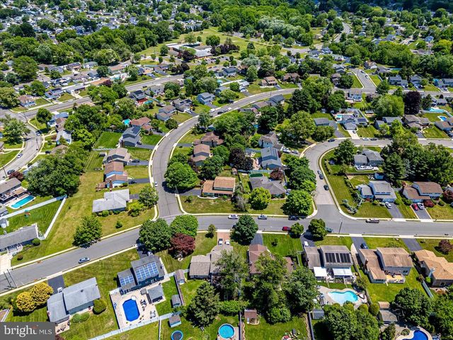 86 ALBEMARLE RD, Hamilton, NJ 08690