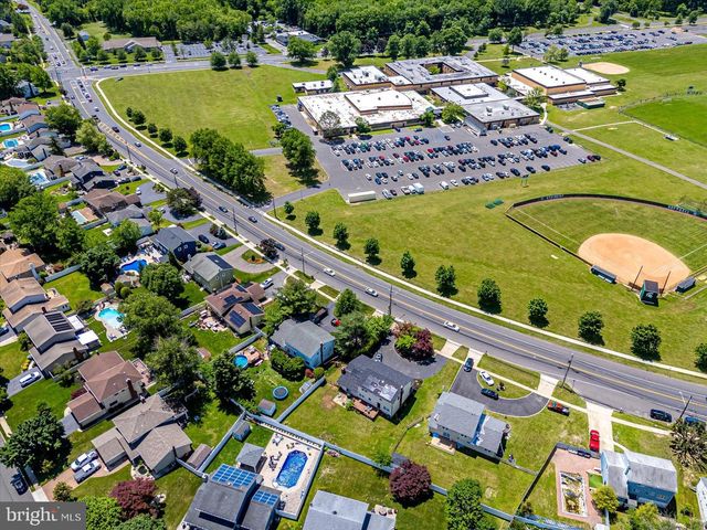 86 ALBEMARLE RD, Hamilton, NJ 08690