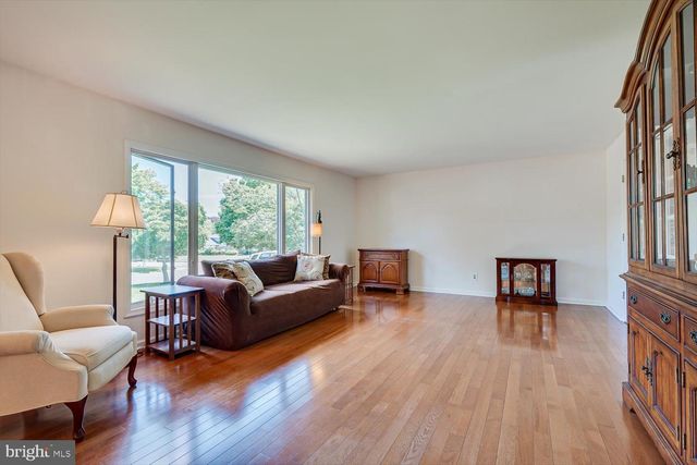 86 ALBEMARLE RD, Hamilton, NJ 08690