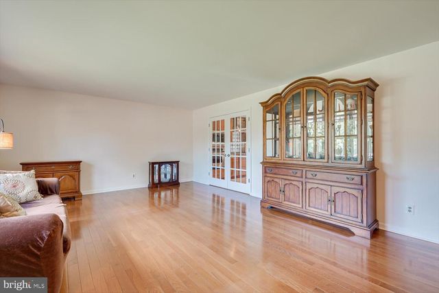 86 ALBEMARLE RD, Hamilton, NJ 08690