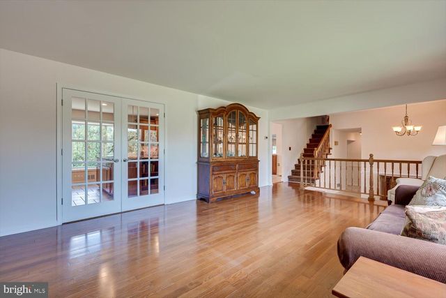86 ALBEMARLE RD, Hamilton, NJ 08690