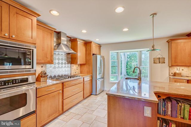86 ALBEMARLE RD, Hamilton, NJ 08690