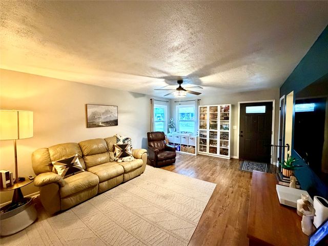 1501 W Roosevelt Street, Knoxville, IA 50138