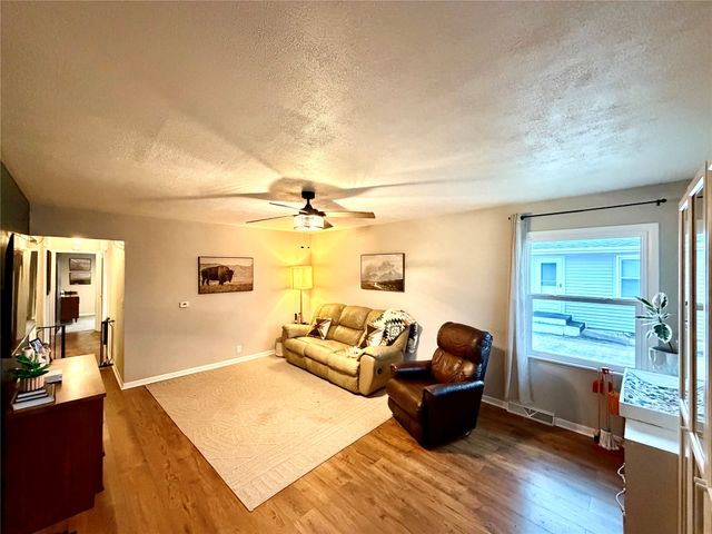 1501 W Roosevelt Street, Knoxville, IA 50138