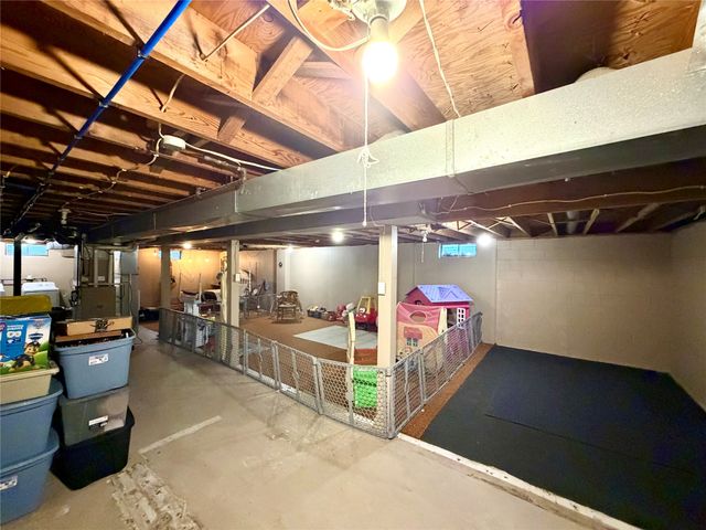 1501 W Roosevelt Street, Knoxville, IA 50138