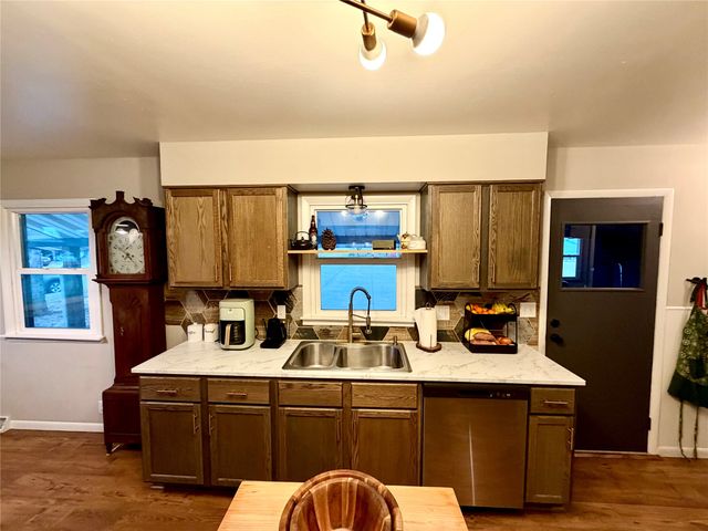 1501 W Roosevelt Street, Knoxville, IA 50138