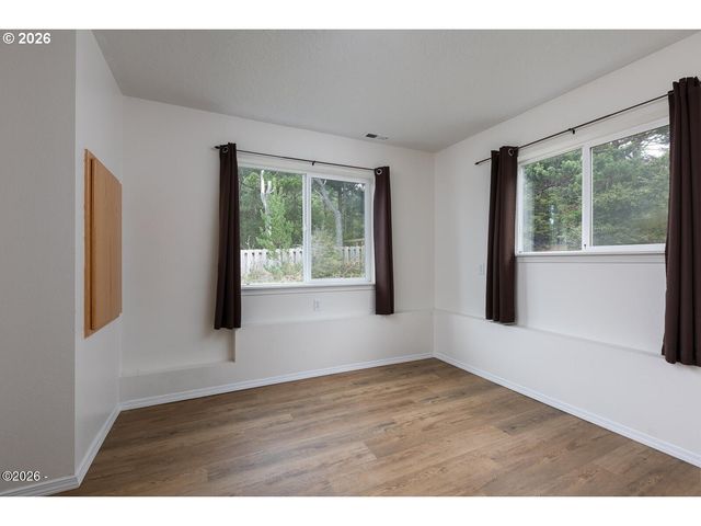 3401 Nw HIDDEN LAKE Dr, Waldport, OR 97394