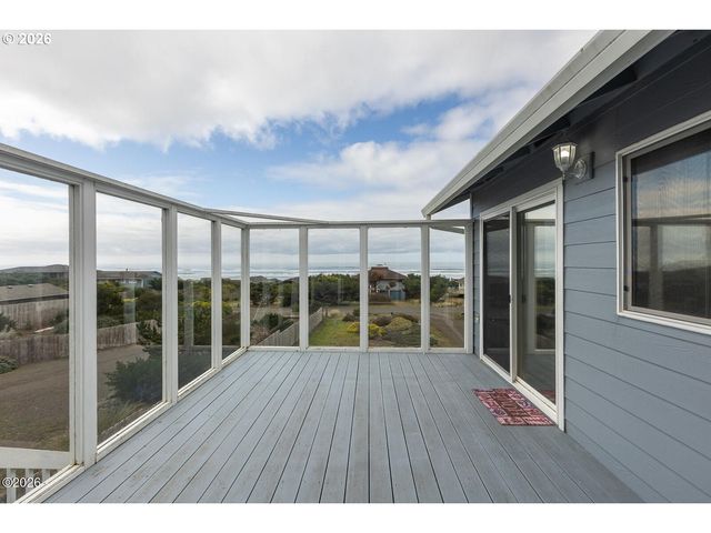 3401 Nw HIDDEN LAKE Dr, Waldport, OR 97394