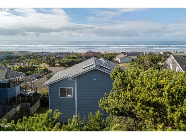 3401 Nw HIDDEN LAKE Dr, Waldport, OR 97394