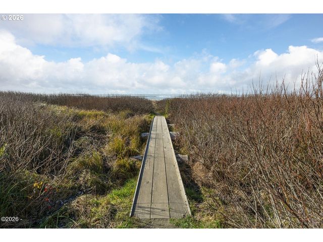 3401 Nw HIDDEN LAKE Dr, Waldport, OR 97394