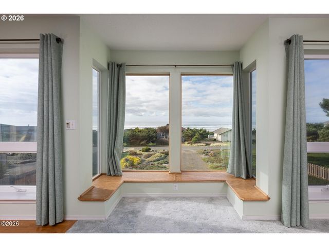 3401 Nw HIDDEN LAKE Dr, Waldport, OR 97394