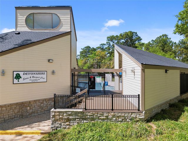 102 Enchanted Oaks Court, Spring, TX 77388