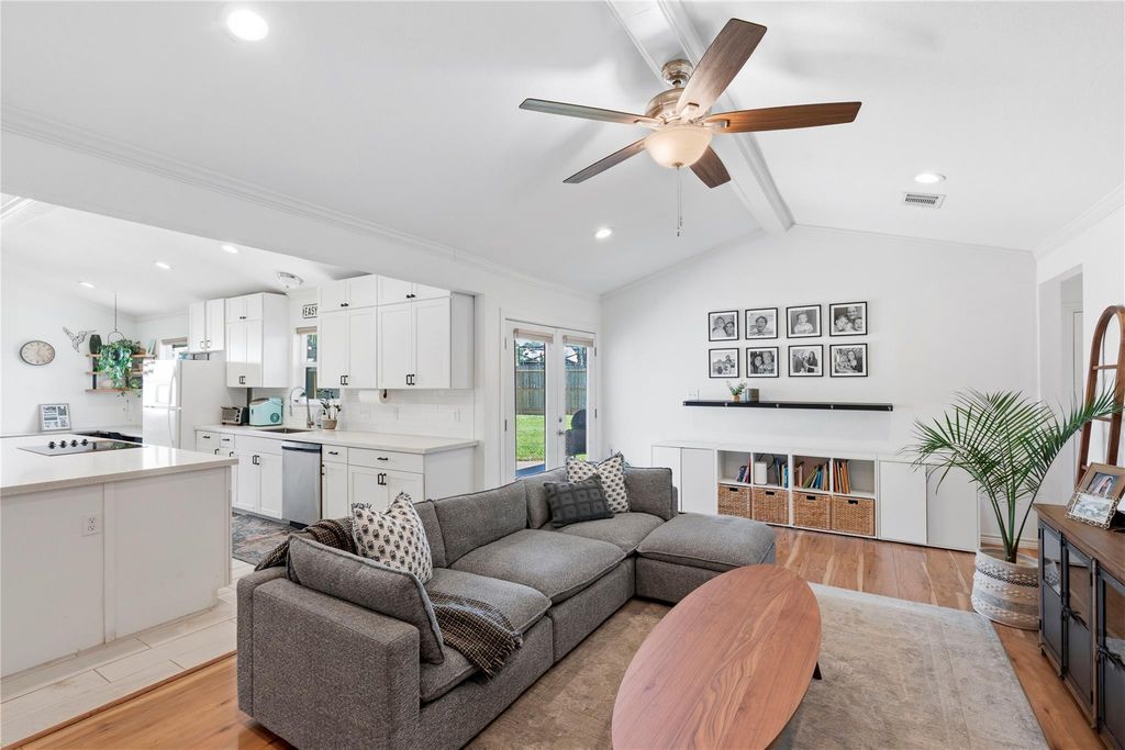 102 Enchanted Oaks Court, Spring, TX 77388