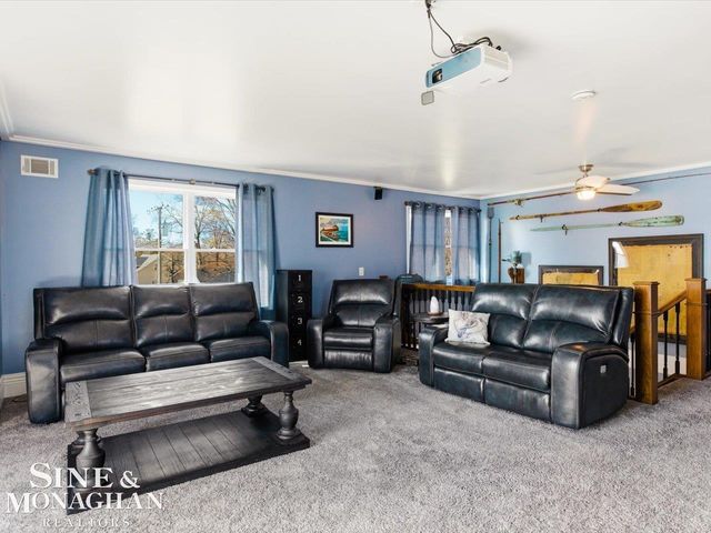 8518 S River Road, Cottrellville Twp, MI 48039