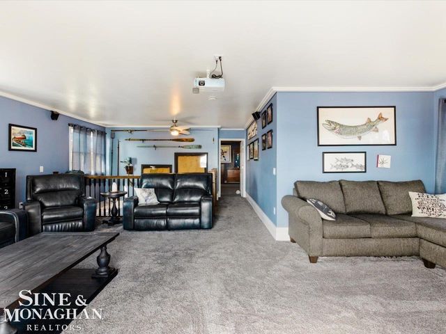 8518 S River Road, Cottrellville Twp, MI 48039