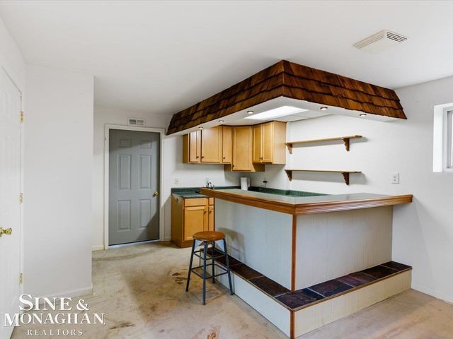 8518 S River Road, Cottrellville Twp, MI 48039