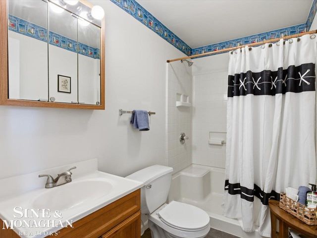 8518 S River Road, Cottrellville Twp, MI 48039