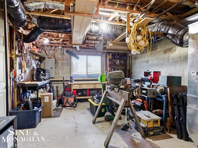 8518 S River Road, Cottrellville Twp, MI 48039