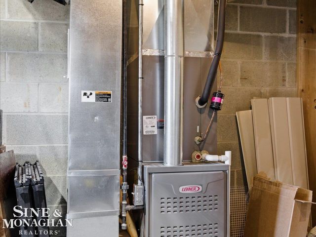 8518 S River Road, Cottrellville Twp, MI 48039