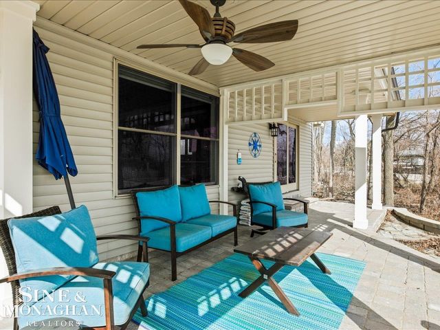 8518 S River Road, Cottrellville Twp, MI 48039