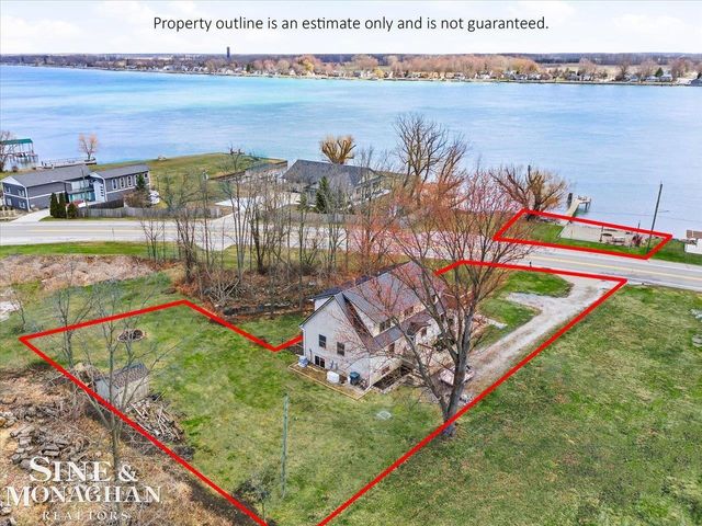 8518 S River Road, Cottrellville Twp, MI 48039