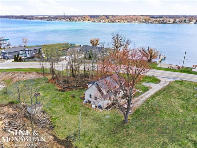 8518 S River Road, Cottrellville Twp, MI 48039