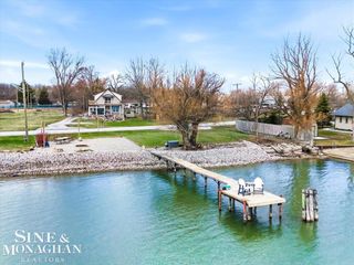 8518 S River Road, Cottrellville Twp, MI 48039