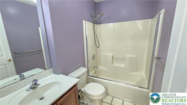 18 Jazz Circle, Whitehall Twp, PA 18052