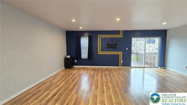 18 Jazz Circle, Whitehall Twp, PA 18052