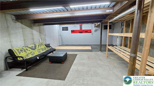 18 Jazz Circle, Whitehall Twp, PA 18052