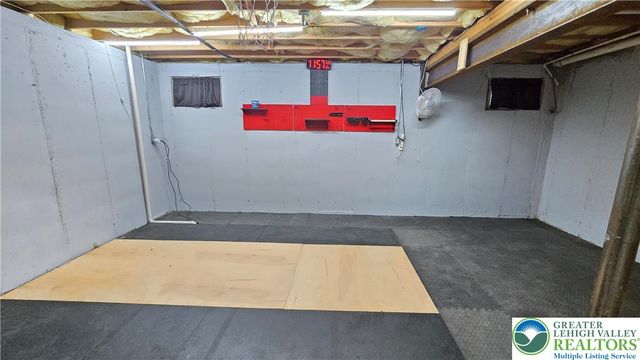 18 Jazz Circle, Whitehall Twp, PA 18052