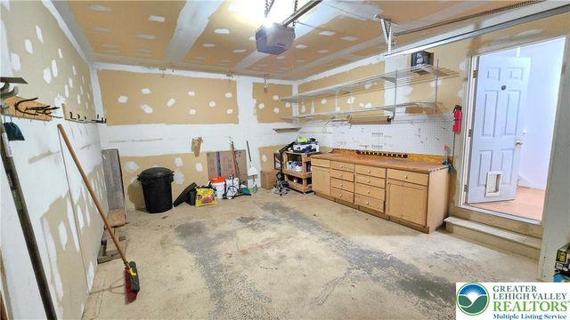 18 Jazz Circle, Whitehall Twp, PA 18052