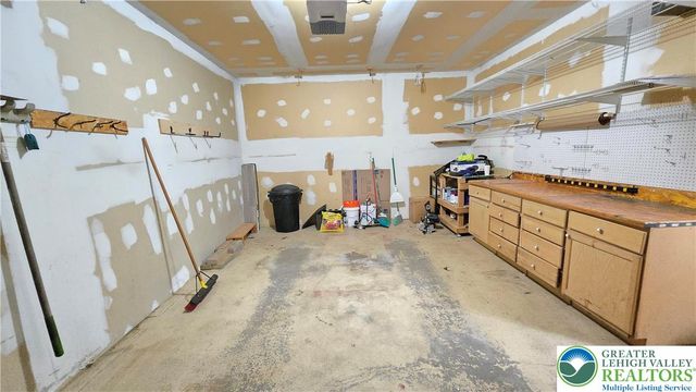 18 Jazz Circle, Whitehall Twp, PA 18052